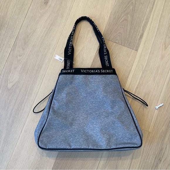 VICTORIA'S SECRET Tote Bag in Grey NWT - Picture 2 of 4